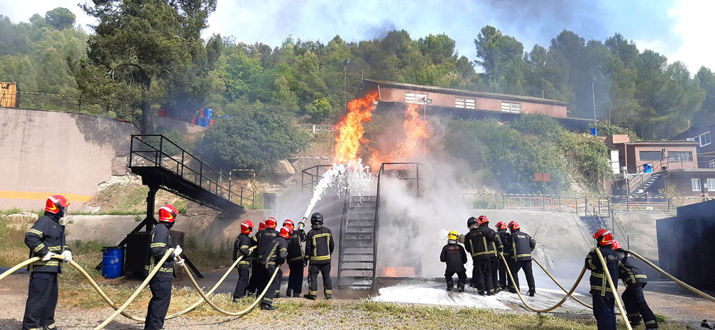 simulacro-con-espumas-para-fuego-de-vertidos-liquidos